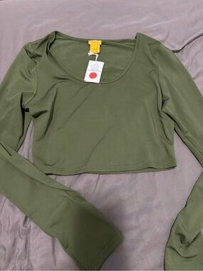 Daisy Olive Green Long Sleeve Cropped Scoop Top